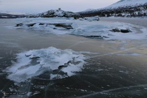 Why Lake Créteil's Shore Remained Frozen While Centre Thawed