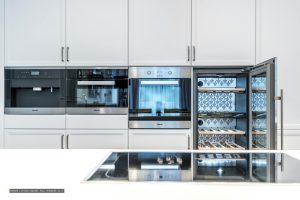 7 Unique Kitchen Cabinet Hardware Ideas for a Custom Look